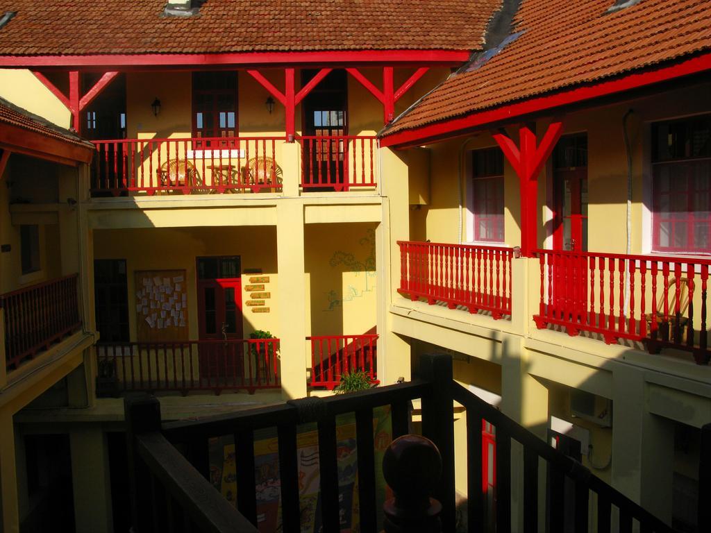 Wheat Youth Hostel Qingdao Esterno foto